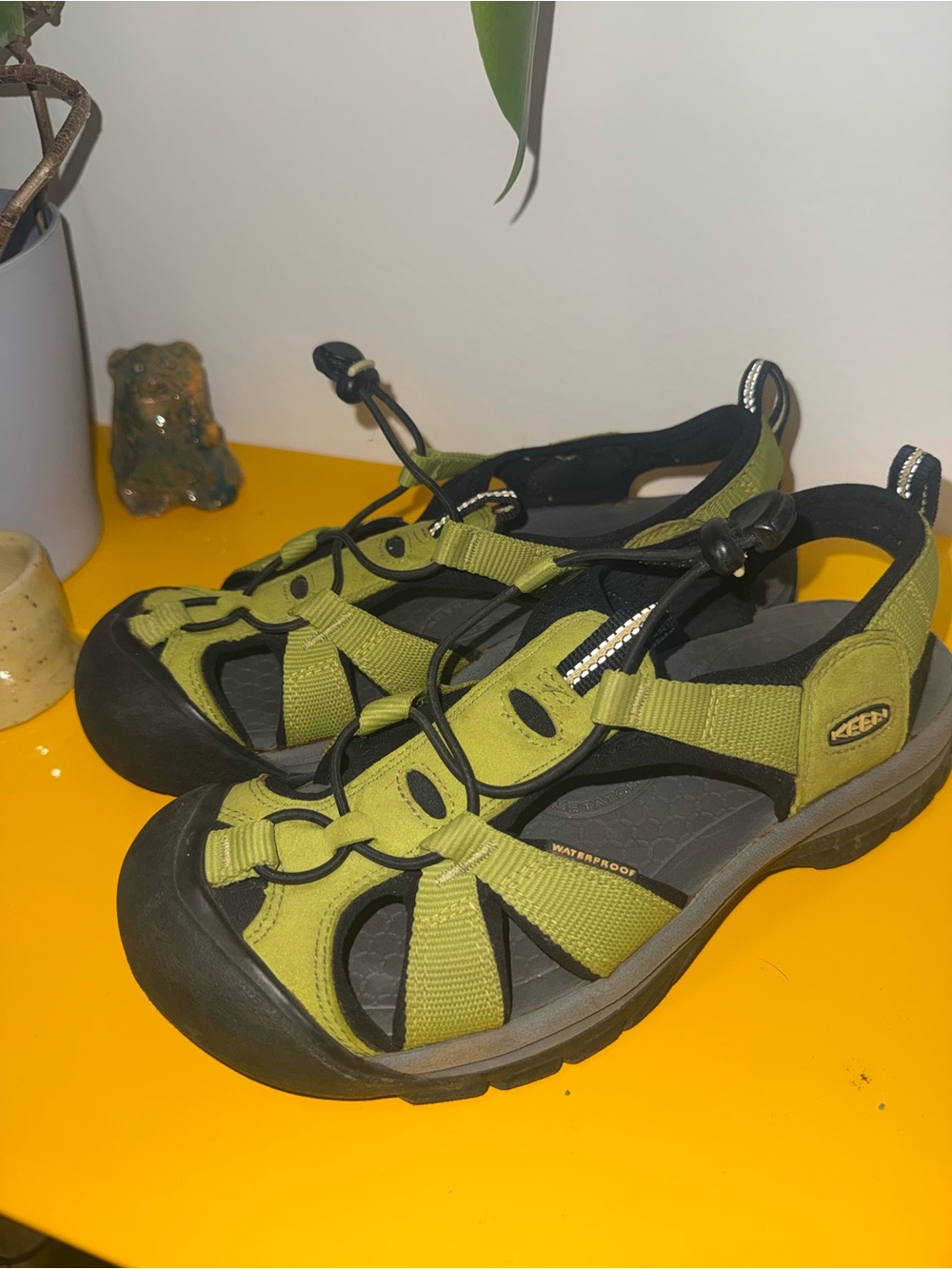 Keen Green Apple and Black Outdoor Sport Sandals